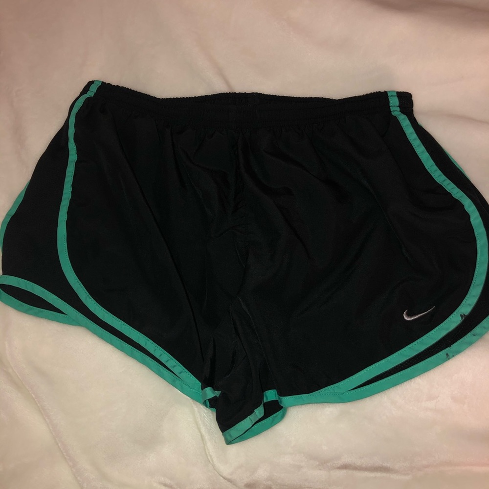 Women’s Nike Tempo Shorts